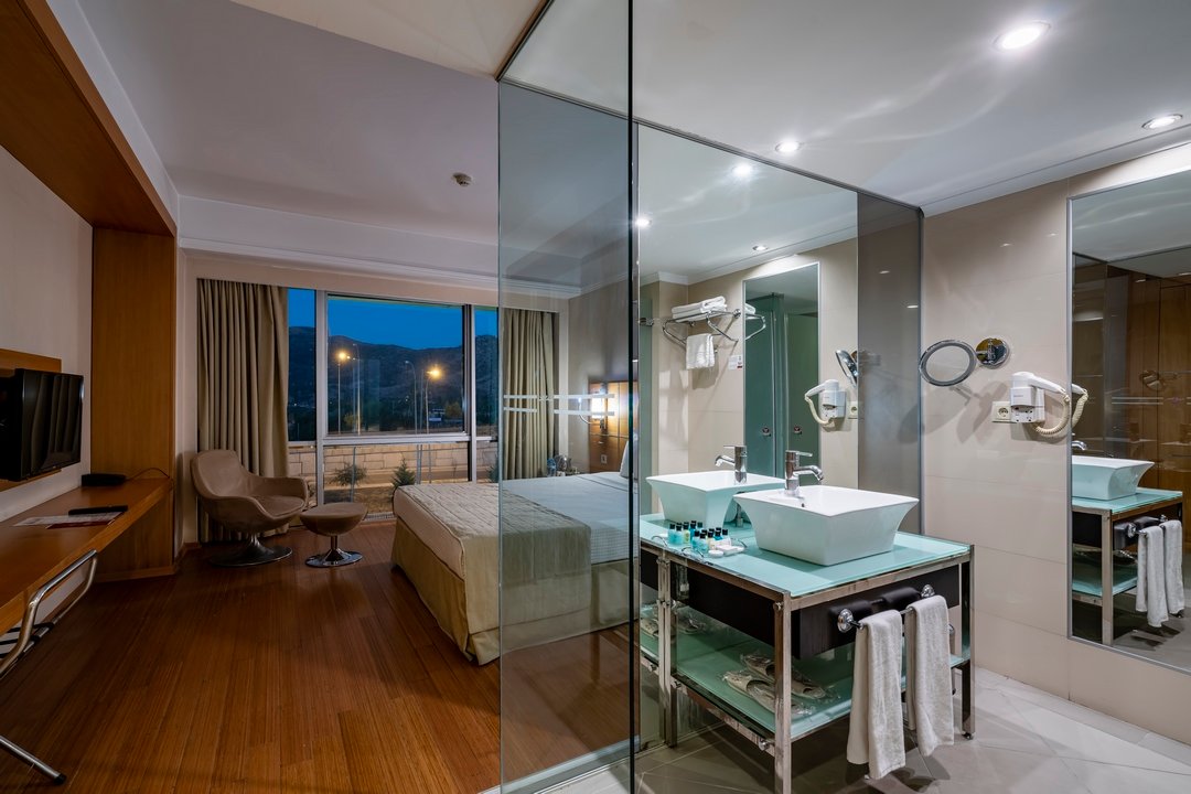 JURA HOTELS